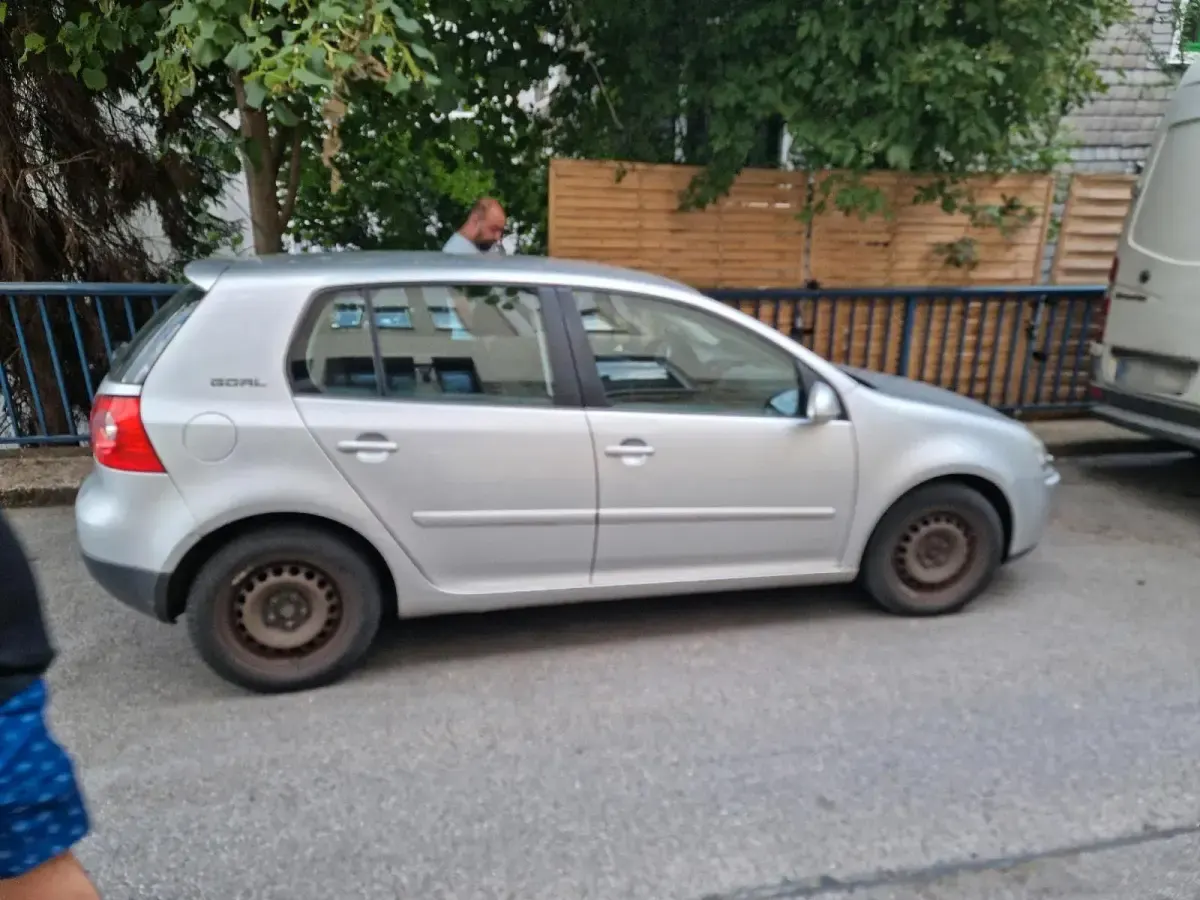 Gebraucht VW Golf V 102 PS (75 kW) 2006 Silber Kleinwagen