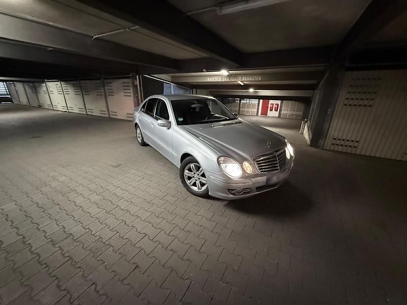 Gebraucht Mercedes E200 163 PS (119 kW) 2006 Limousine
