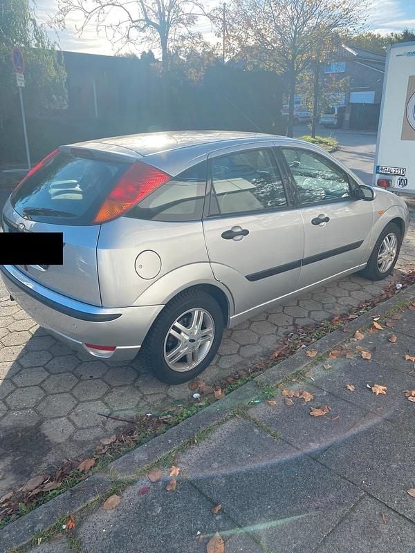 Gebraucht Ford Focus 101 PS (74 kW) 2003 Silber Limousine