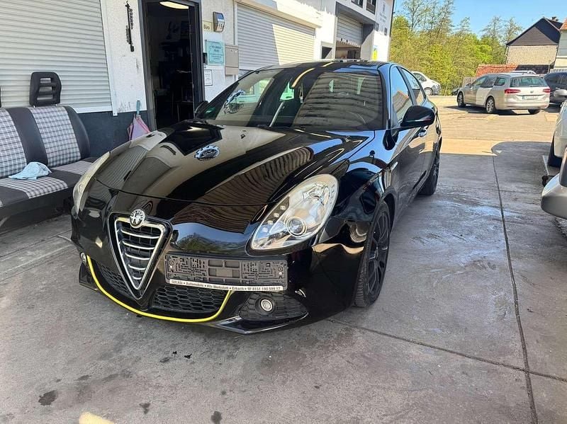 Colore esterno (alfa schwarz) Gebraucht 2012 Alfa Romeo Giulietta Turismo Kleinwagen | 4.900 € (Guter Preis) - Bild 1/4