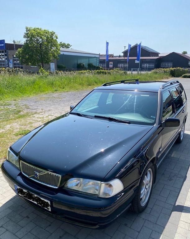 Schwarz Gebraucht 2000 Volvo V70 Kombi | 5.850 € - Bild 1/4