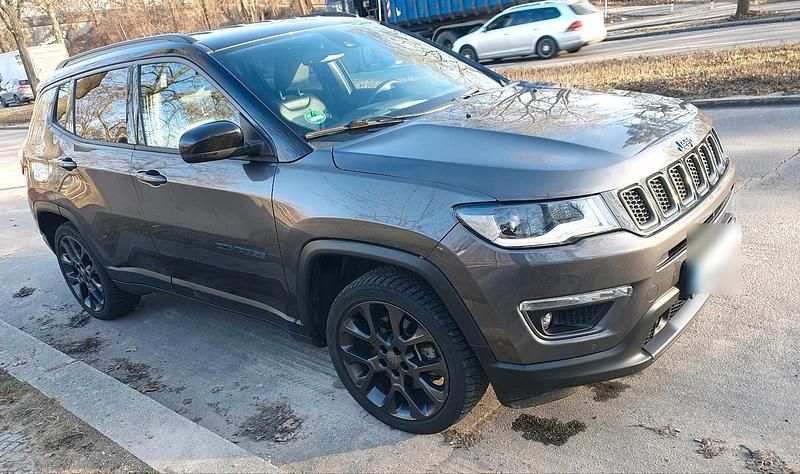 Gebraucht Jeep Compass 179 PS (131 kW) 2021 Grau SUV