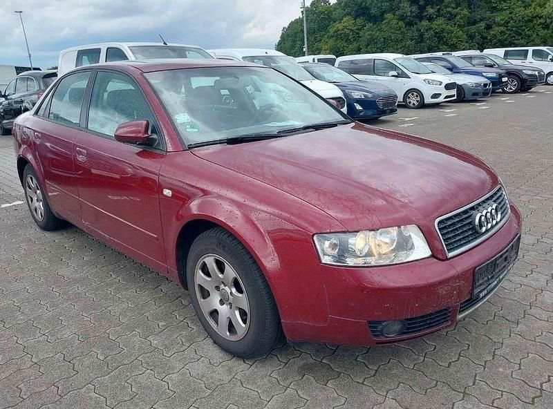 Rot Gebraucht 2004 Audi A4 Ambiente Limousine | 1.690 € (Guter Preis) - Bild 1/4