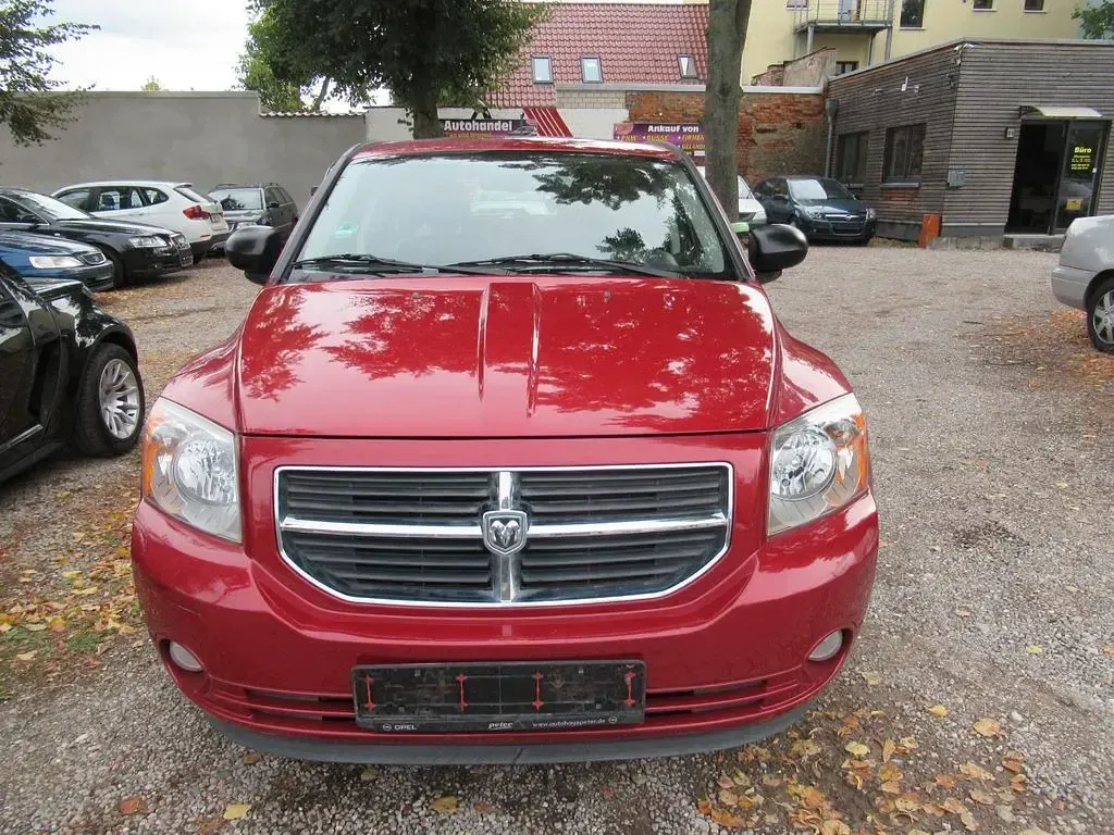 Gebraucht Dodge Caliber SXT 156 PS (114 kW) 2011 Rot Kleinwagen