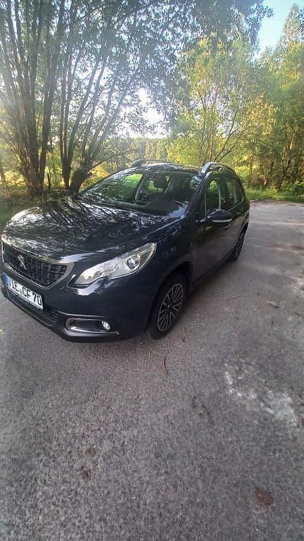 Grau Gebraucht 2016 Peugeot 2008 Active SUV | 7.400 € (Guter Preis) - Bild 1/4