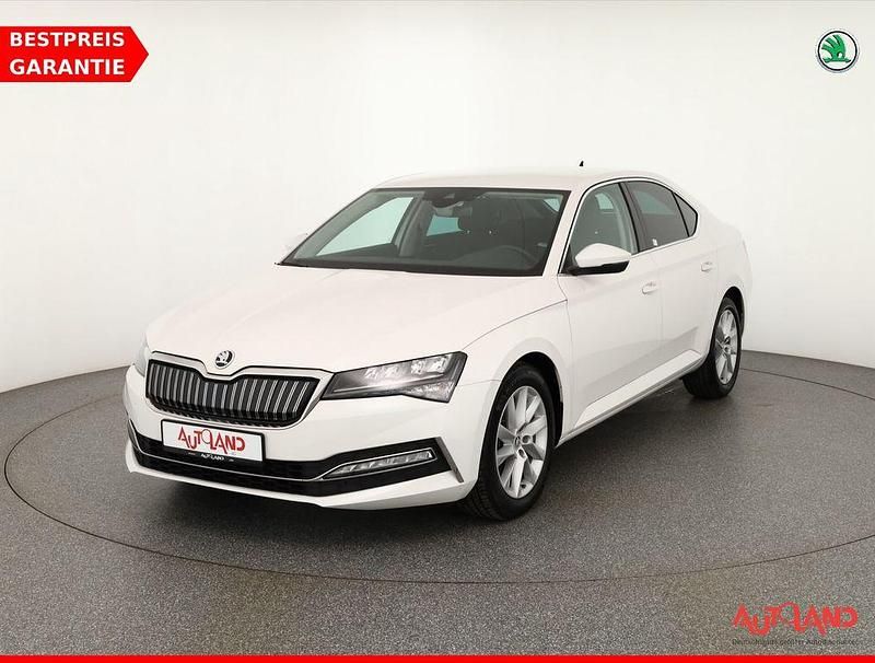 Weiß Gebraucht 2020 Skoda Superb Limousine | 22.490 € (Fairer Preis) - Bild 1/4