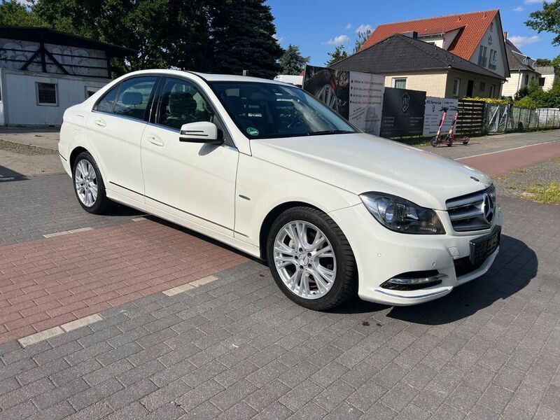 Gebraucht Mercedes C180 156 PS (114 kW) 2011 Weiß Limousine