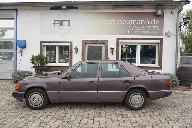 Gebraucht Mercedes E230 132 PS (97 kW) 1992 Braun Limousine