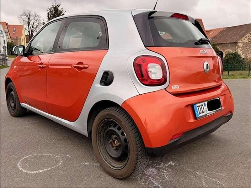 Gebraucht Smart ForFour Passion 71 PS (52 kW) 2015 Orange Kleinwagen