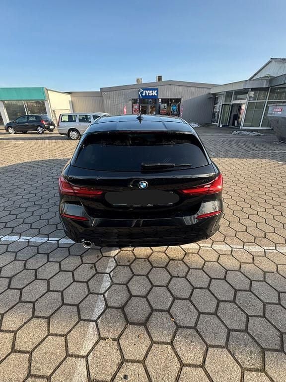 Gebraucht BMW 118 Advantage 140 PS (102 kW) 2021 Schwarz Kleinwagen