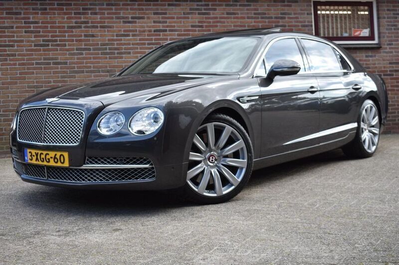 Grau Gebraucht 2014 Bentley Flying Spur Limousine | 39.575 € - Bild 1/4