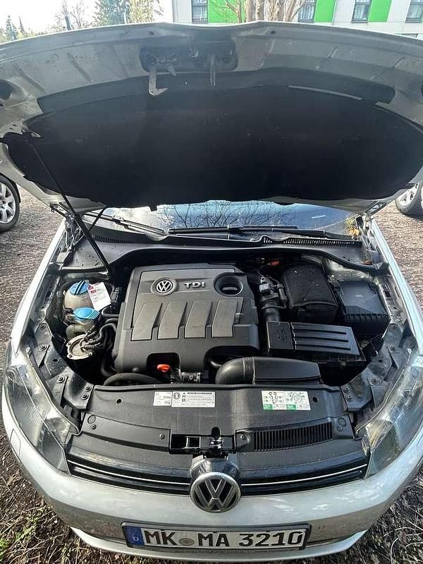 Second-hand VW Golf VII Trendline 105 CP (77 kW) 2012 Gri Berlinǎ