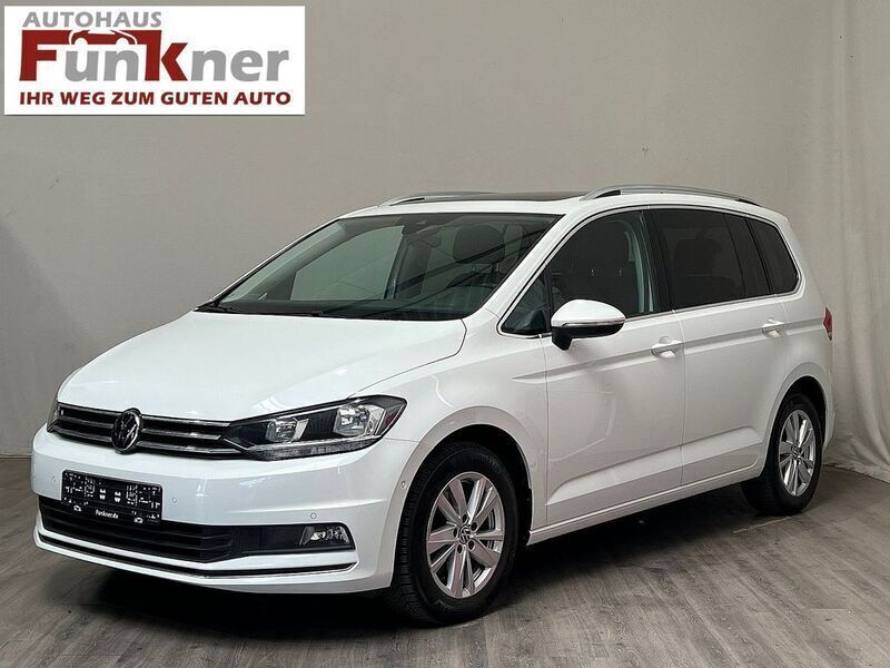 Weiß Gebraucht 2020 VW Touran Highline Van / Kleinbus | 19.900 € (Fairer Preis) - Bild 1/4
