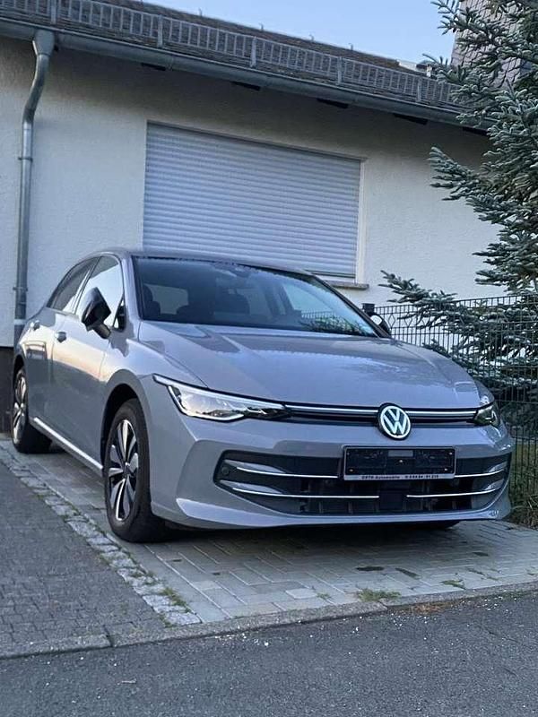 Grau Gebraucht 2025 VW Golf VIII Goal Kleinwagen | 23.999 € (Superpreis) - Bild 1/4