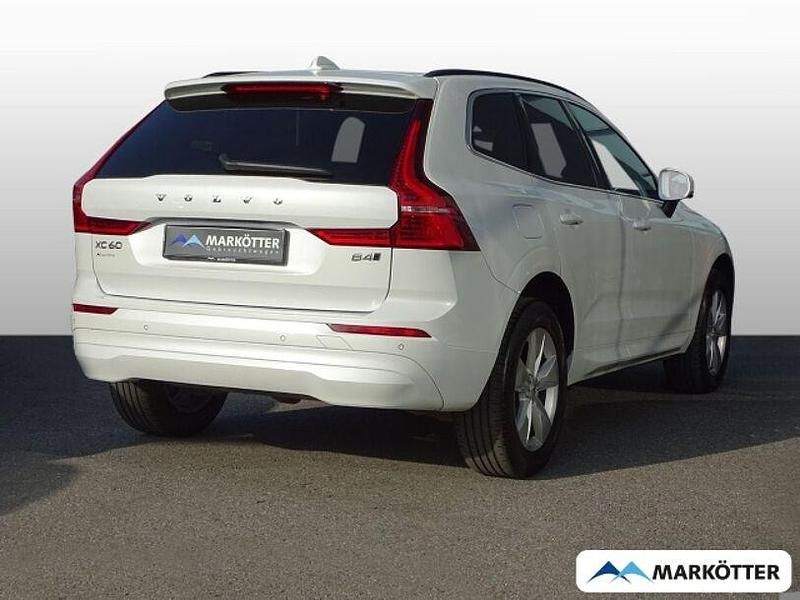 Gebraucht Volvo XC60 Core 197 PS (144 kW) 2023 Weiß SUV