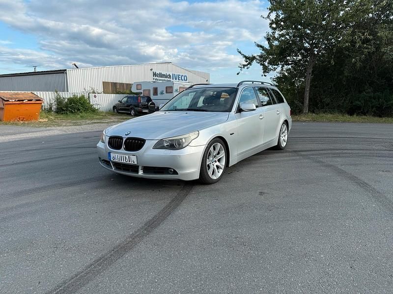 Silber Gebraucht 2006 BMW 530 Kombi | 6.199 € (Teuer) - Bild 1/4
