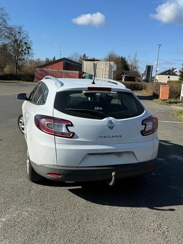 Gebraucht Renault Mégane GrandTour 101 PS (74 kW) 2013 Weiß Kombi