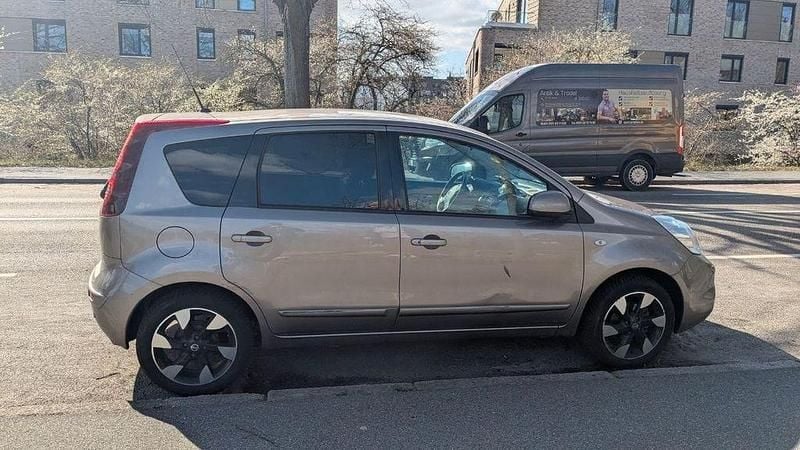 Gebraucht Nissan Note 88 PS (64 kW) 2012 Braun Kleinwagen