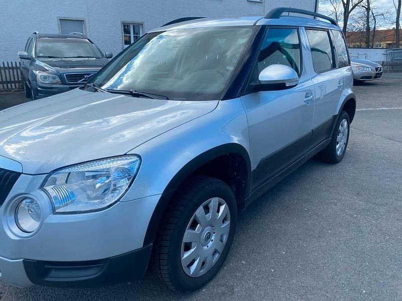 Gebraucht Skoda Yeti Active 122 PS (89 kW) 2012 Silber SUV