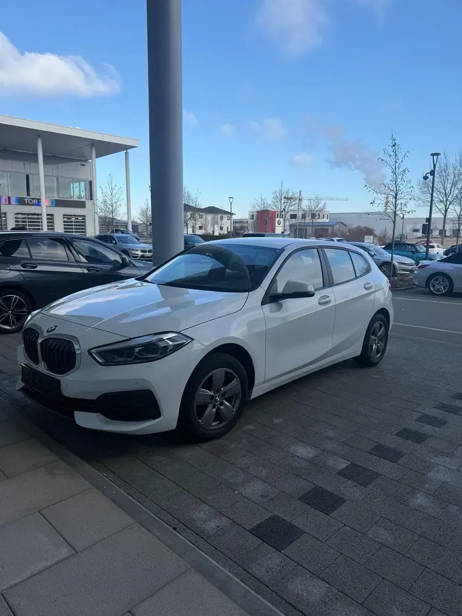 Gebraucht BMW 118 Advantage 136 PS (100 kW) 2021 Weiß Kleinwagen