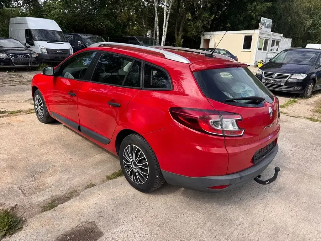 Gebraucht Renault Mégane III 101 PS (74 kW) 2012 Rot Limousine