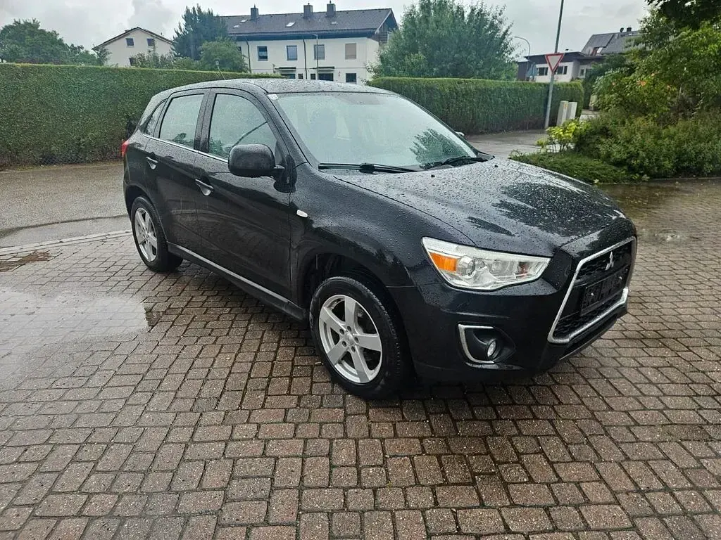 Gebraucht Mitsubishi ASX Invite 150 PS (110 kW) 2013 Schwarz SUV