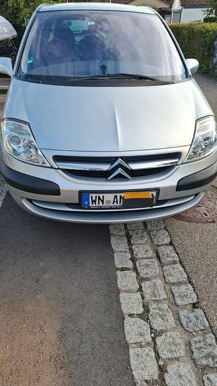 Silber Gebraucht 2004 Citroën C8 Exclusive Van / Kleinbus | 2.200 € (Fairer Preis) - Bild 1/4