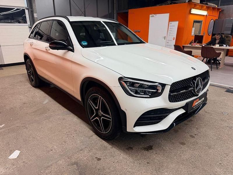 Gebraucht Mercedes GLC200 AMG line 197 PS (144 kW) 2020 Weiß SUV