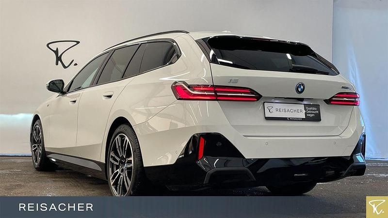Gebraucht BMW i5 Comfort Edition 250 kW (340 PS) 2024 Alpinweiß uni Kombi