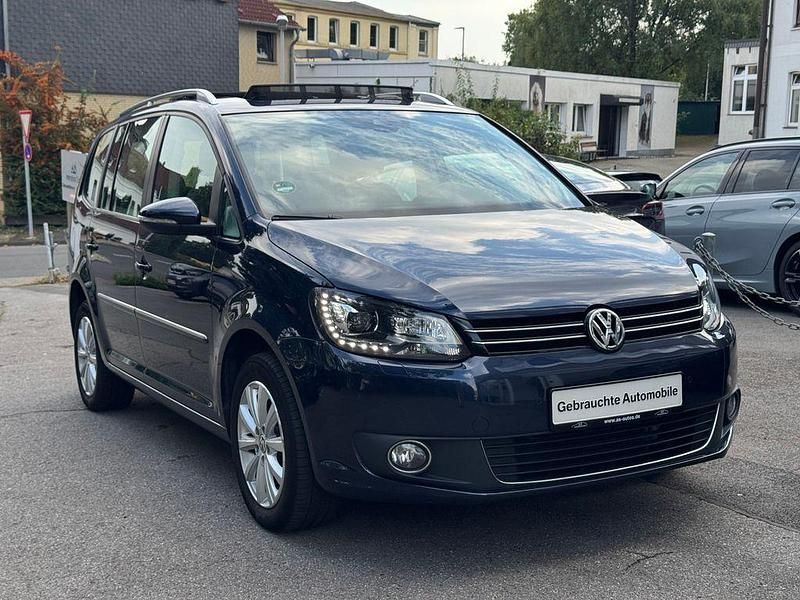 Gebraucht VW Touran Highline 150 PS (110 kW) 2014 Blau Van / Kleinbus