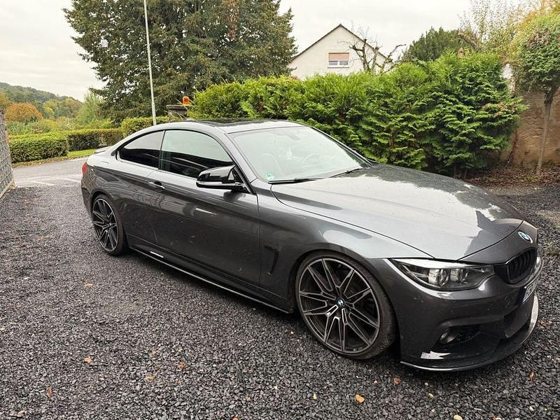 Grau Gebraucht 2018 BMW 430 M Sport Coupé | 24.200 € (Fairer Preis) - Bild 1/4