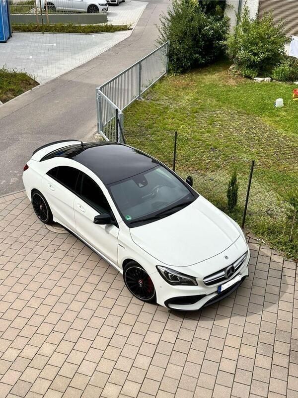 Weiß Gebraucht 2017 Mercedes CLA45 AMG AMG Coupé | 31.000 € (Guter Preis) - Bild 1/4