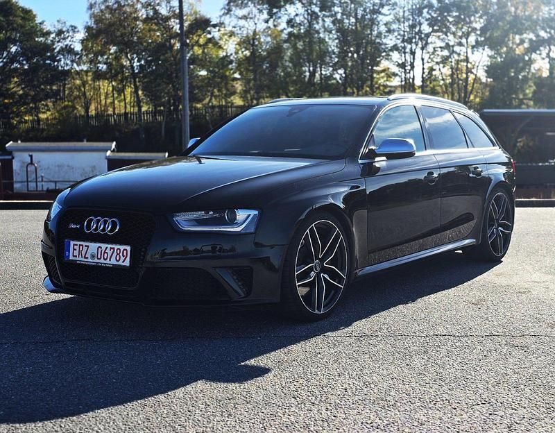 Schwarz Gebraucht 2013 Audi RS4 Kombi | 25.990 € (Fairer Preis) - Bild 1/4