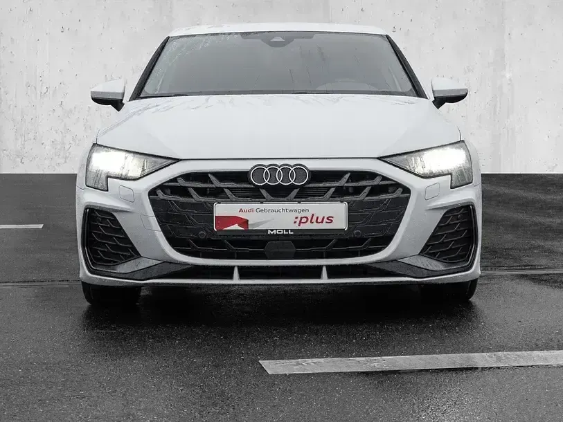 Gebraucht Audi A3 S-Line 150 PS (110 kW) 2025 Gletscherweiß metallic Limousine