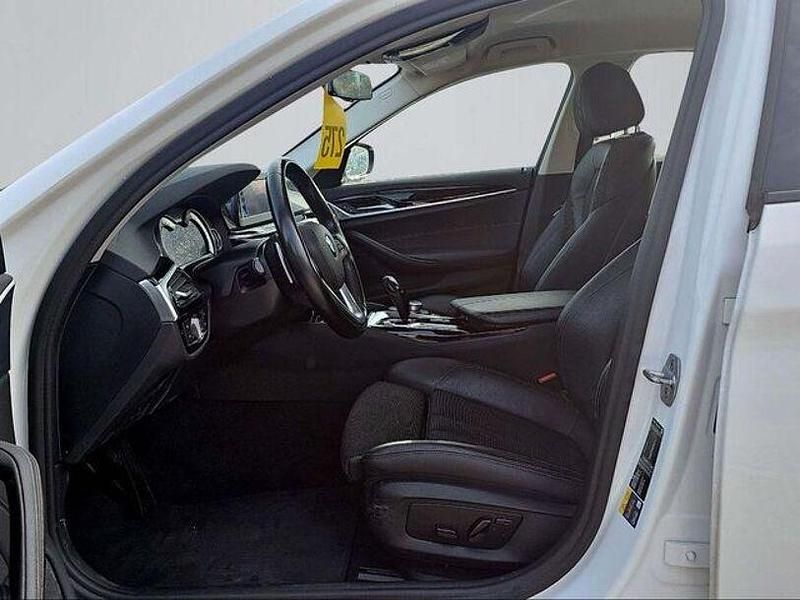 Gebraucht BMW 530e Sport Line 252 PS (185 kW) 2019 Weiß Limousine