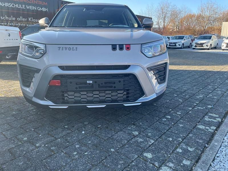 Neu SsangYong Tivoli 163 PS (119 kW) 2026 Beige SUV