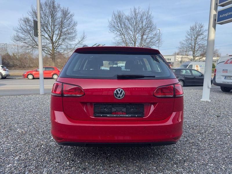 Gebraucht VW Golf VII Comfortline 86 PS (63 kW) 2017 Rot Kombi