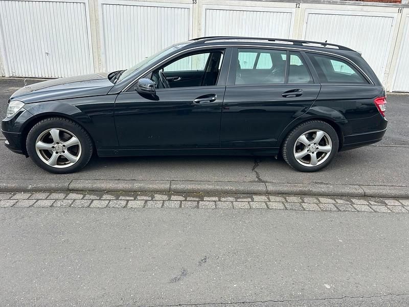Gebraucht Mercedes C220 170 PS (125 kW) 2009 Schwarz Kombi