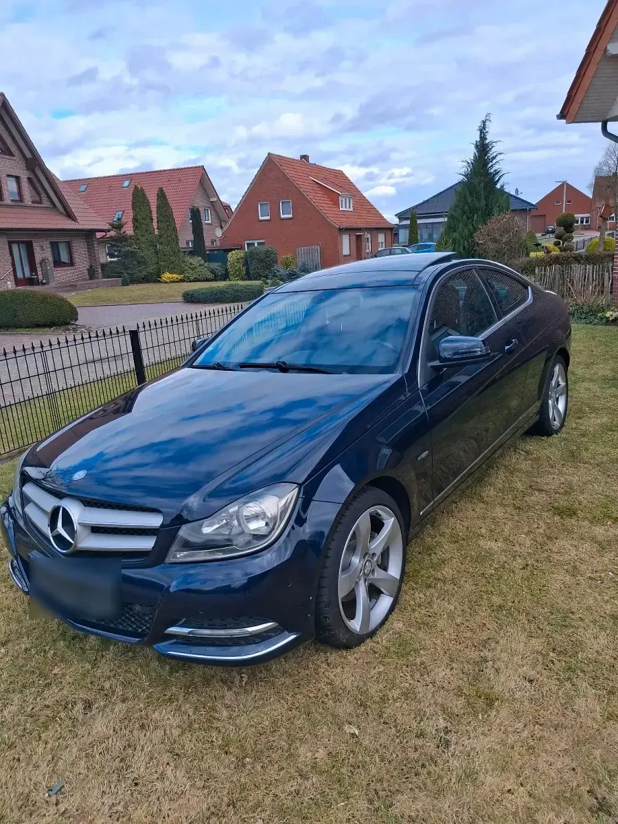 Gebraucht Mercedes C220 170 PS (125 kW) 2012 Blau Coupé