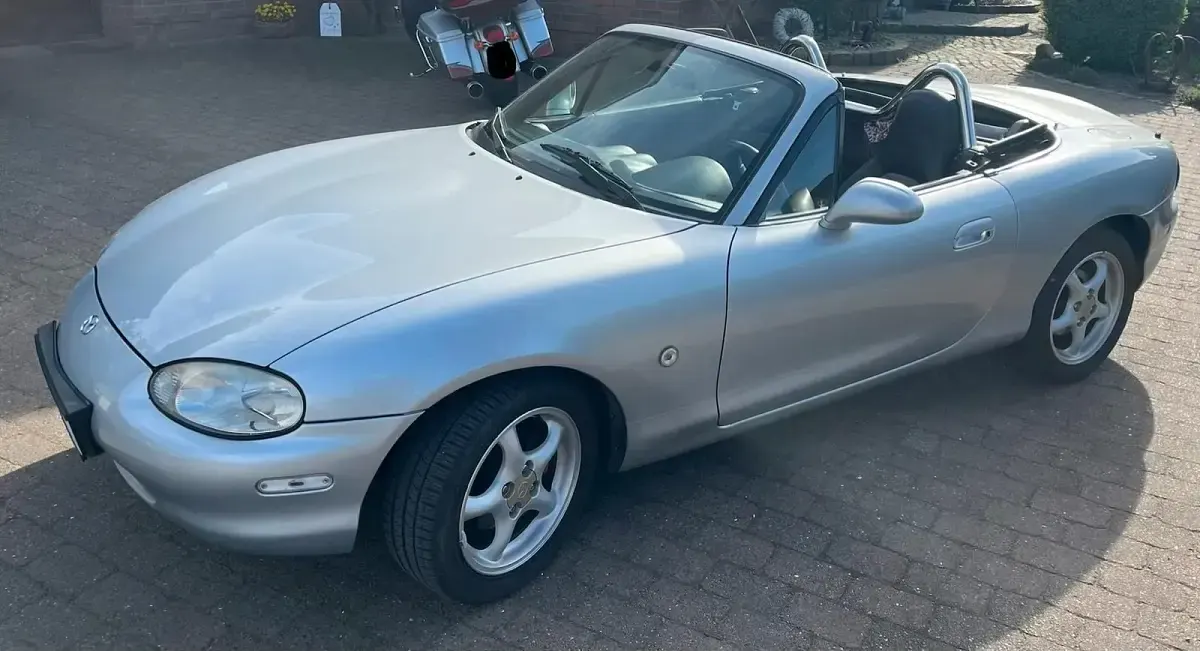 Second-hand Mazda MX5 120 CP (88 kW) 1998 Argintiu Cabrio