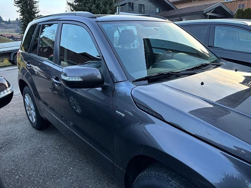 Gebraucht Suzuki Grand Vitara 129 PS (94 kW) 2011 Grau SUV