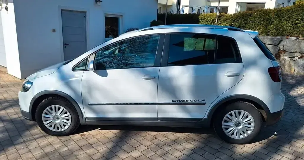Gebraucht VW Golf Plus Cross 122 PS (89 kW) 2010 Weiß Van / Kleinbus
