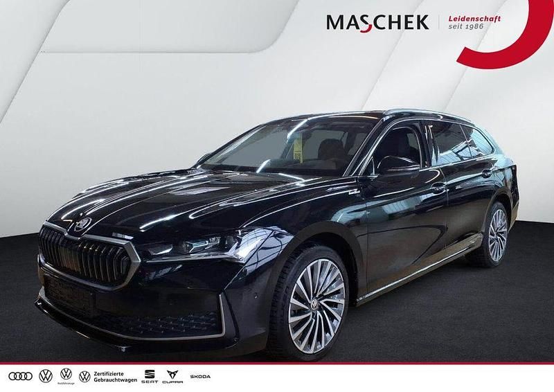 Onyxschwarz metallic Gebraucht 2024 Skoda Superb LAURIN & KLEMENT Kombi | 37.240 € (Fairer Preis) - Bild 1/4