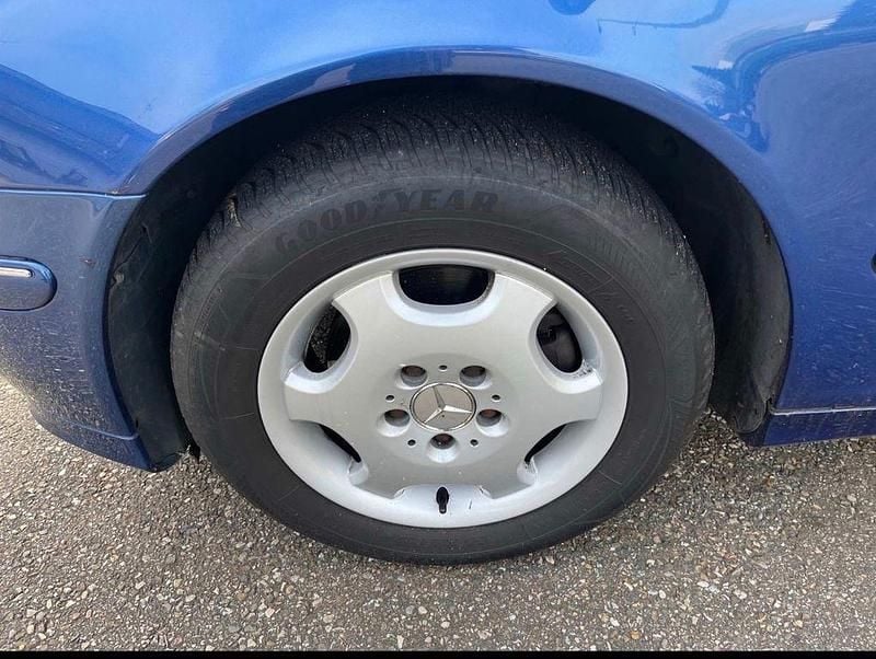 Gebraucht Mercedes C200 163 PS (119 kW) 2005 Blau Limousine