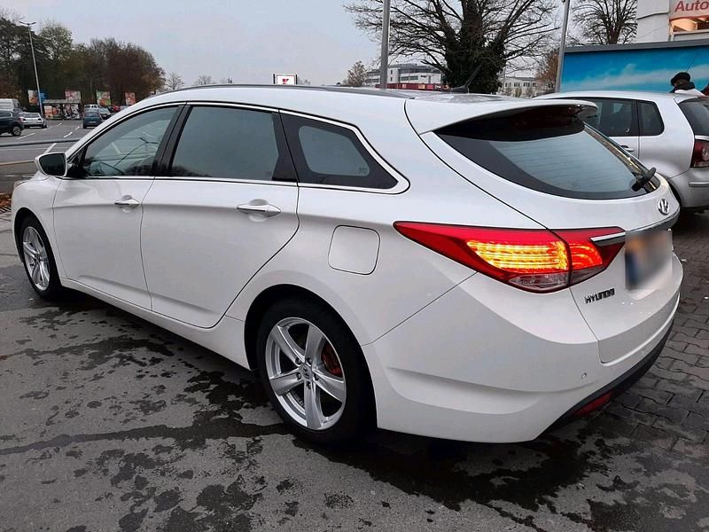 Gebraucht Hyundai i40 136 PS (100 kW) 2012 Weiß Kombi