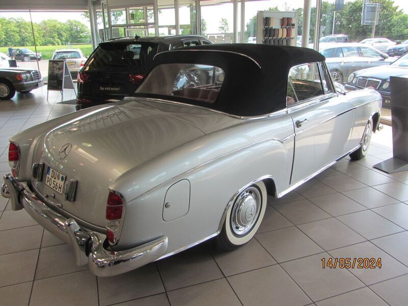Gebraucht Mercedes 220 106 PS (77 kW) 1956 Silber Cabrio