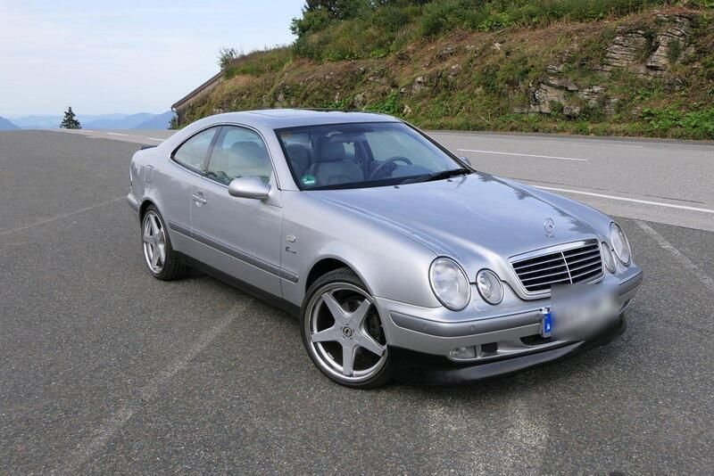 Silber Gebraucht 1998 Mercedes CLK230 Edition Coupé | 9.900 € - Bild 1/4