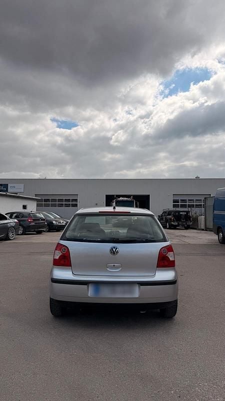 Second-hand VW Polo 64 CP (47 kW) 2002 Argintiu Hatchback