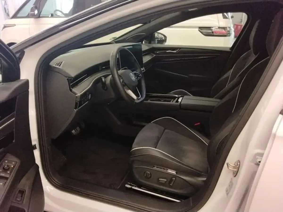 Gebraucht VW ID.7 Pro 210 kW (286 PS) 2025 Schwarz Kombi