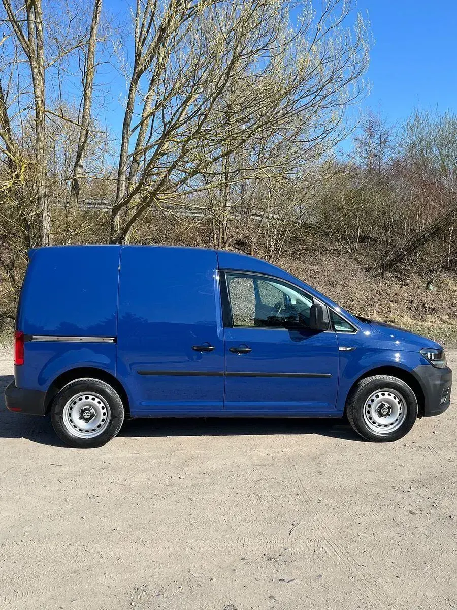 Używany VW Caddy 102 KM (75 kW) 2016 Niebieski Minivan